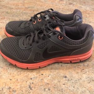 Women’s Nike Lunarlon sneakers